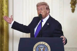 Trump insiste en que Delcy Rodríguez «está haciendo un excelente trabajo»