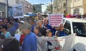 Federación de Padres pide no pagar a maestros los días que participen en huelgas y protestas