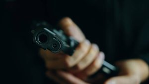 Alarma en Piantini: hombre armado se acerca a dos niños cerca de escuela con intento de atraco