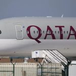 Catar reabre parcialmente su espacio aéreo para vuelos de evacuación y de carga
