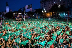 Derecho al aborto: la marea verde choca con la ola conservadora