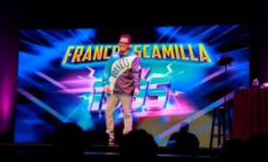 Franco Escamilla trae la nostalgia y el humor ácido de “1995” a República Dominicana