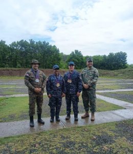 policia-nacional-barre-en-tiro-con-fusil-en-lv-juegos-fuerzas-armadas-y-la-pn.