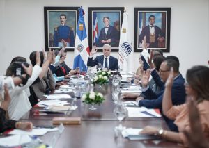 Educación aprueba estrategia digital con IA en currículo