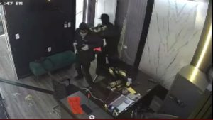 Ministerio Público solicita prisión preventiva a dos por asalto en joyería