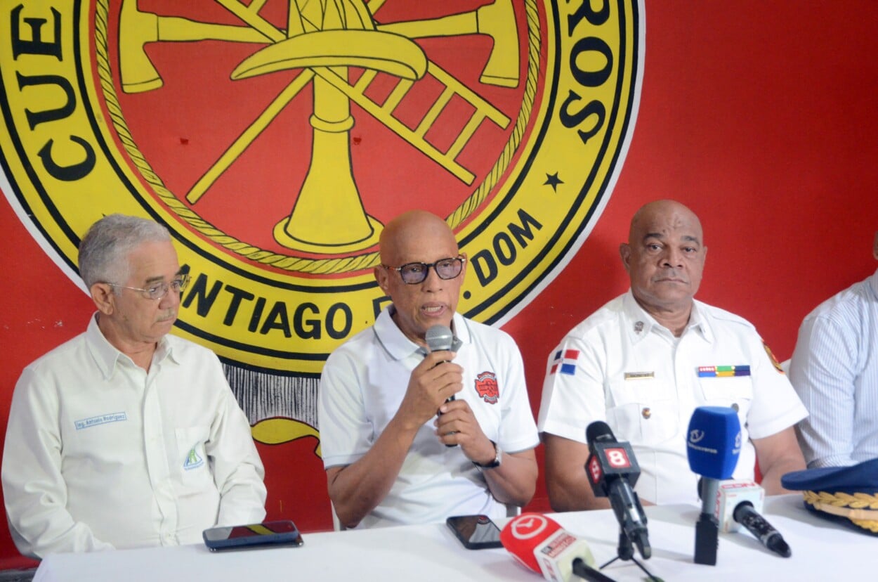Alcaldía de Santiago retoma obra del Cuerpo de Bomberos