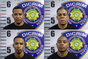 Apresan a cuatro hombres usaban uniformes falsos de la DNCD para atracar