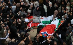 Hamás condena el asesinato de una familia palestina por un tiroteo de policías israelíes