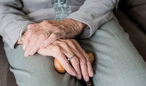 Miles de adultos mayores podrían verse afectados por reducción en presupuesto municipal