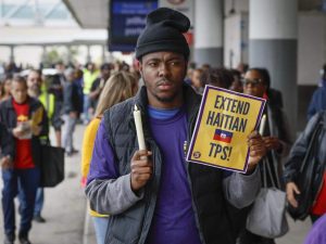 Donald Trump pone en riesgo a 130,000 niños haitianos por fin del TPS