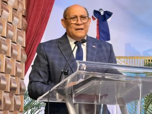 Rafael Santos revela el ambicioso plan para la reforma educativa y prefiere no hablar de fusión