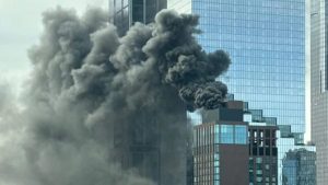 Incendio en manhattan provoca caos en el desfile de san patricio