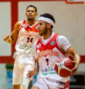 Victoria emocionante: Caminantes vencen a Loros y asumen el liderazgo TBS Santo Domingo 2026