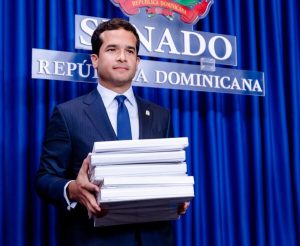 Omar Fernández impulsa eliminar porcentaje en préstamos hipotecarios