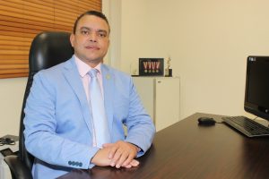 Director del SNS convoca al diálogo tras paro de enfermeras