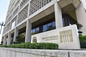 Remesas suman US$887.6 millones en febrero y el peso dominicano se aprecia 5.2 % frente al dólar