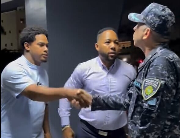 Hombre se entrega por asalto a hermano de Ramón Tolentino en Villa Mella