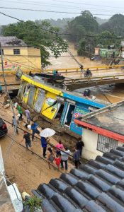 residentes-de-gaspar-hernandez-esperan-resultados-de-evaluacion-onesvie-tras-danos-por-lluvias