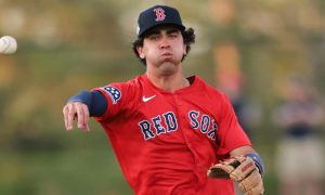 mayer-se-queda-con-la-segunda-base-de-boston,-campbell-a-ligas-menores