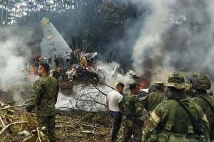 Sube a 34 el número de militares colombianos muertos en accidente de un avión Hércules