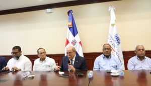 rafael-santos-presenta-propuesta-reforma-educativa-a-centrales-sindicales-y-recibe-apoyo