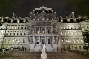 Trump reinstala estatua de Cristóbal Colón en el corazón de Washington