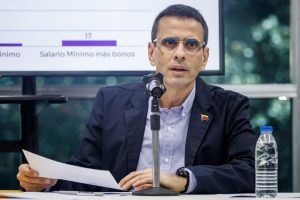 Capriles pide diálogo nacional para acordar aumento salarial en Venezuela