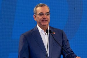 Luis Abinader forma comisión para creación del Museo Histórico de la Gesta de Abril