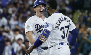 Will Smith conecta jonrón decisivo y Dodgers barren a Diamondbacks