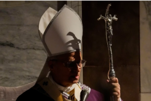 Papa León XIV: “Dios no escucha la oración de quienes hacen la guerra” en Domingo de Ramos