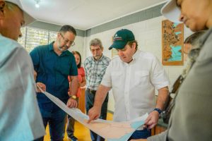 Paliza recorre proyecto vial que conectará La Isabela con Jánico en Santiago