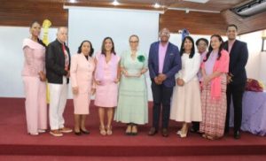 dra.-alexandra-hichez-destaca-liderazgo-de-la-mujer-medica-en-acto-del-cmd