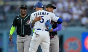 “¡Ven acá!”: El abrazo de Ketel Marte que dejó sin palabras a Freddie Freeman