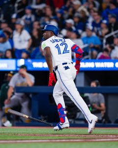 Azulejos y Marlins completan barridas; dominicanos destacan en la jornada de MLB