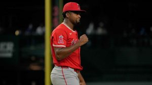 Soriano “intratable”; domina en el frío de Chicago, Bello pierde ante los Astros