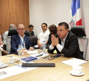 Titular SNS sostiene reunión para coordinar acciones en la Red Hospitalaria en Semana Santa