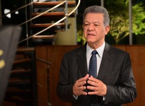 Leonel pide a población reflexionar en Semana Santa