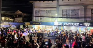 Masiva afluencia de visitantes en Las Terrenas la noche de este Jueves Santo