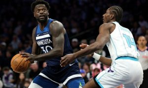 charlotte-vence-a-timberwolves,-busca-romper-sequia-de-10-anos-sin-playoffs