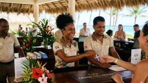 ¿Te interesa? Lanzan programa de inglés para empleados del sector hotelero