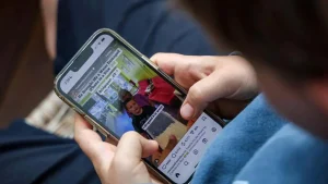 Massachusetts propone prohibir redes sociales a menores de 14 años