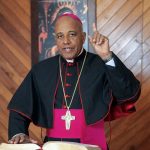 Obispo Manuel Ruiz pide mujeres eviten casarse con hombres celosos, violentos y posesivos