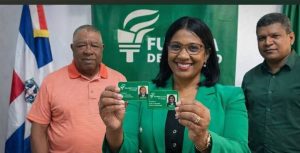 vicealcaldesa-de-los-alcarrizos-renuncia-al-prm-y-se-une-a-fuerza-del-pueblo