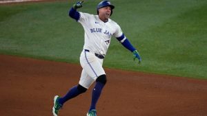 azulejos-pierden-a-springer-por-fractura;-suben-a-eloy-jimenez