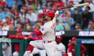 Sánchez lanza seis entradas y Schwarber conecta dos cuadrangulares en victoria sobre Cubs