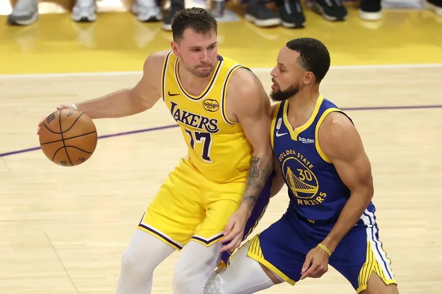curry-y-doncic-lideran-ventas-de-camisetas-en-la-nba