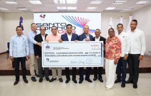 Kelvin Cruz entrega RD$178 millones más al COD para preparación de los atletas JJCC