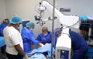 Cirugías oculares especializadas transformarán vida de 9 estudiantes de escuelas públicas