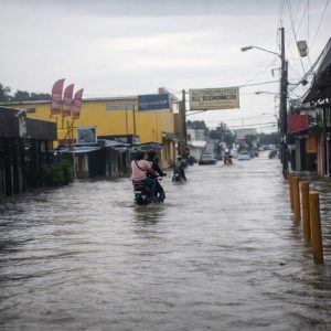 Lluvias torrenciales causan inundaciones y daños en Fantino, Sánchez Ramírez