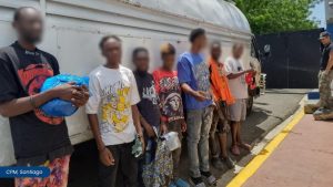 Migración sigue embestida contra ilegales;  detiene a más de mil haitianos en operativo simultáneo